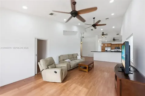4361 NE 13th Terrace Oakland Park FL 33334