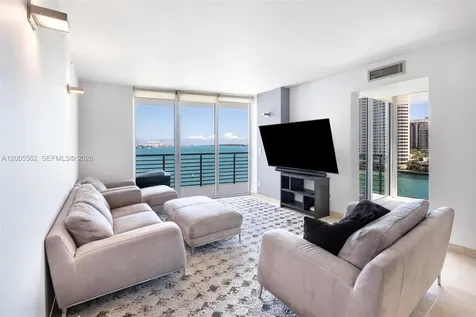 325 S Biscayne Boulevard Miami FL 33131
