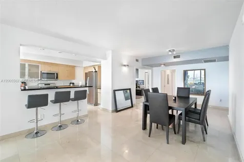 325 S Biscayne Boulevard Miami FL 33131