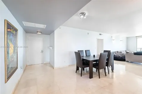 325 S Biscayne Boulevard Miami FL 33131