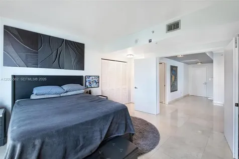 325 S Biscayne Boulevard Miami FL 33131
