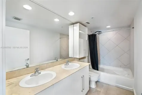 325 S Biscayne Boulevard Miami FL 33131