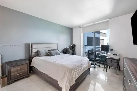 325 S Biscayne Boulevard Miami FL 33131