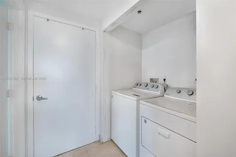325 S Biscayne Boulevard Miami FL 33131