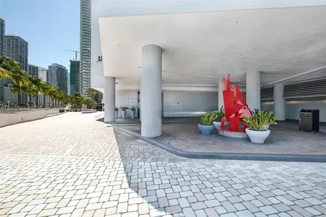 325 S Biscayne Boulevard Miami FL 33131