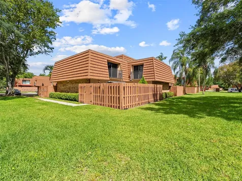 2532 Camelot Court Cooper City FL 33026