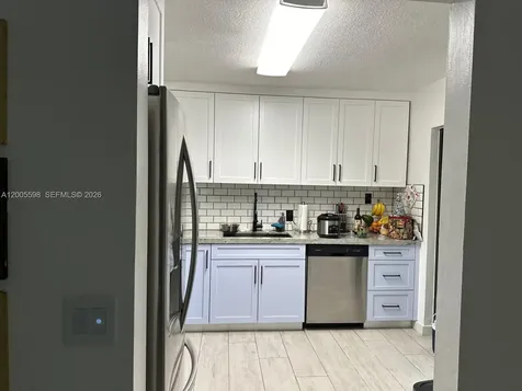 6633 NW 178th Terrace Hialeah FL 33015