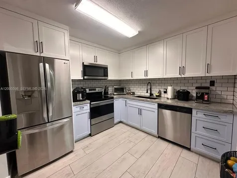 6633 NW 178th Terrace Hialeah FL 33015