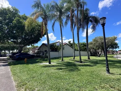 6633 NW 178th Terrace Hialeah FL 33015
