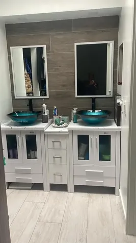 6633 NW 178th Terrace Hialeah FL 33015