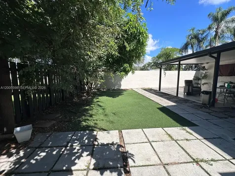 6633 NW 178th Terrace Hialeah FL 33015