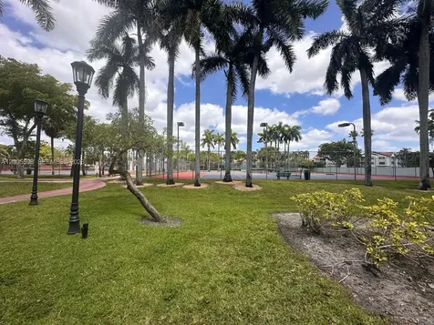 6633 NW 178th Terrace Hialeah FL 33015