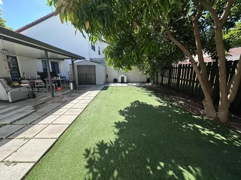 6633 NW 178th Terrace Hialeah FL 33015