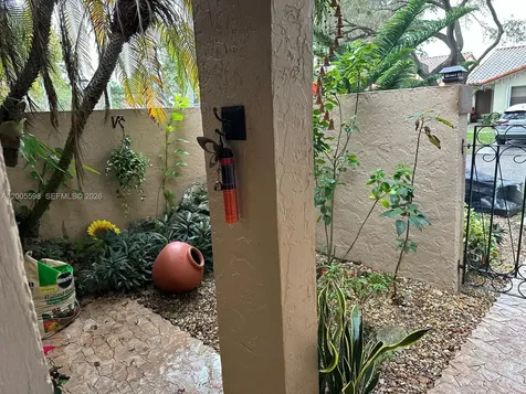 6633 NW 178th Terrace Hialeah FL 33015