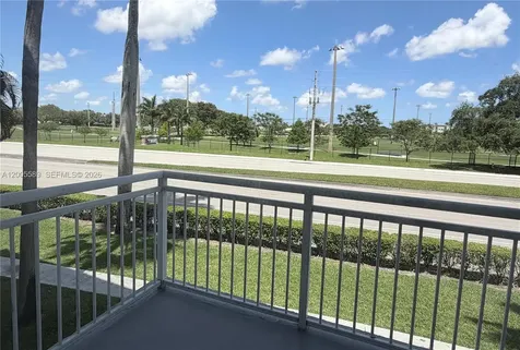 505 S Pine Island Road Plantation FL 33324