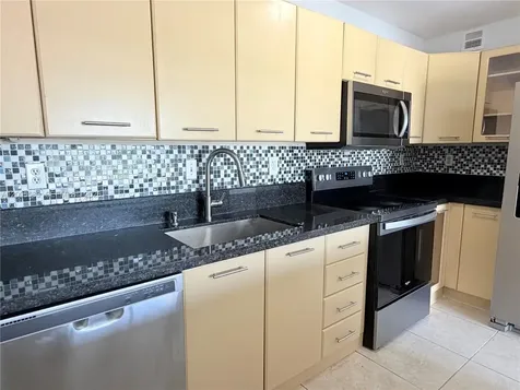 505 S Pine Island Road Plantation FL 33324
