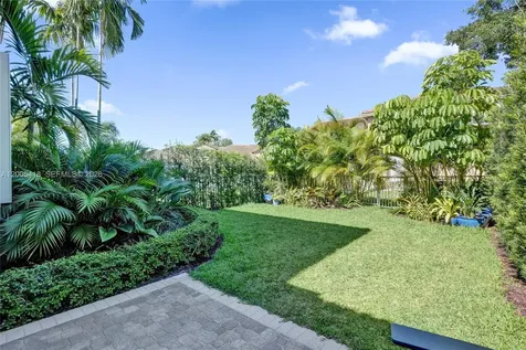 1062 SW 158th Avenue Pembroke Pines FL 33027