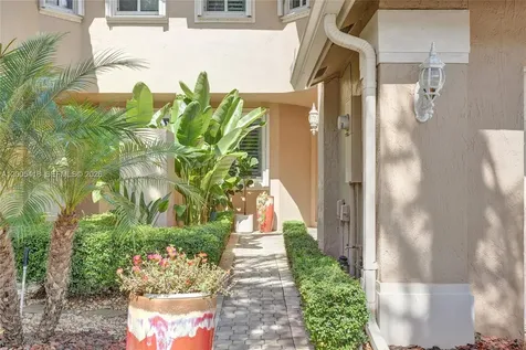 1062 SW 158th Avenue Pembroke Pines FL 33027