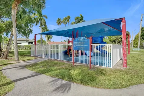 1062 SW 158th Avenue Pembroke Pines FL 33027