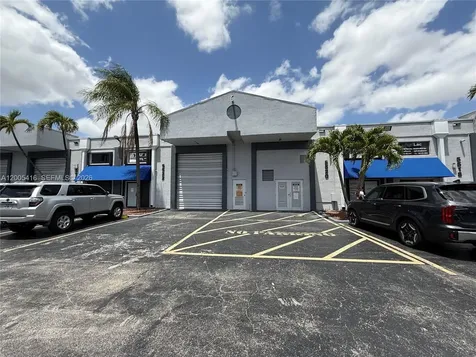 5520-5522 NW 72nd Avenue Miami FL 33166