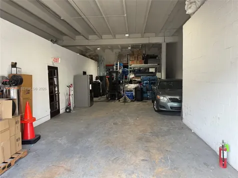 5520-5522 NW 72nd Avenue Miami FL 33166