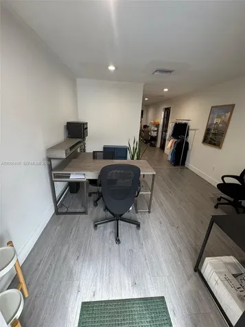 5520-5522 NW 72nd Avenue Miami FL 33166