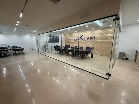 5520-5522 NW 72nd Avenue Miami FL 33166