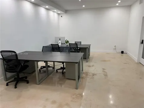 5520-5522 NW 72nd Avenue Miami FL 33166