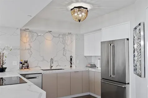 10 Venetian Way Miami Beach FL 33139