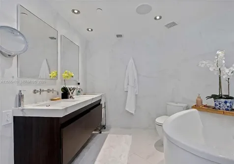 10 Venetian Way Miami Beach FL 33139
