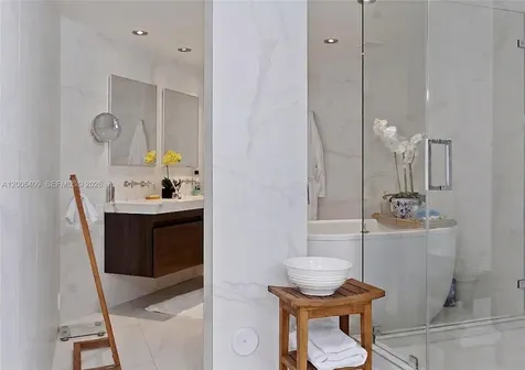 10 Venetian Way Miami Beach FL 33139