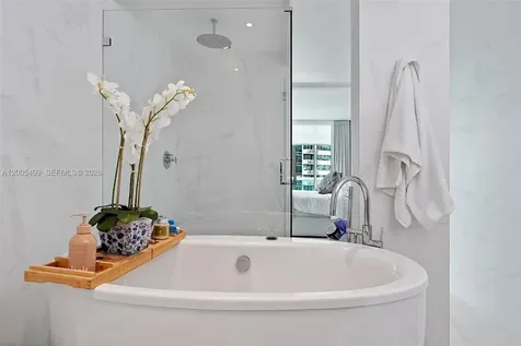 10 Venetian Way Miami Beach FL 33139