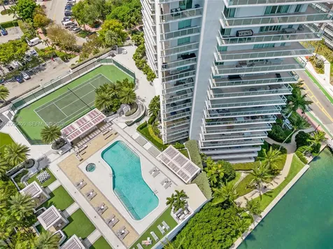 10 Venetian Way Miami Beach FL 33139