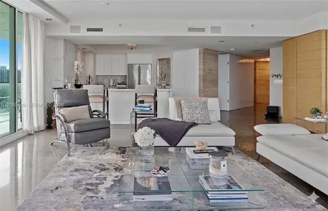 10 Venetian Way Miami Beach FL 33139