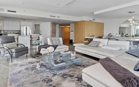 10 Venetian Way Miami Beach FL 33139