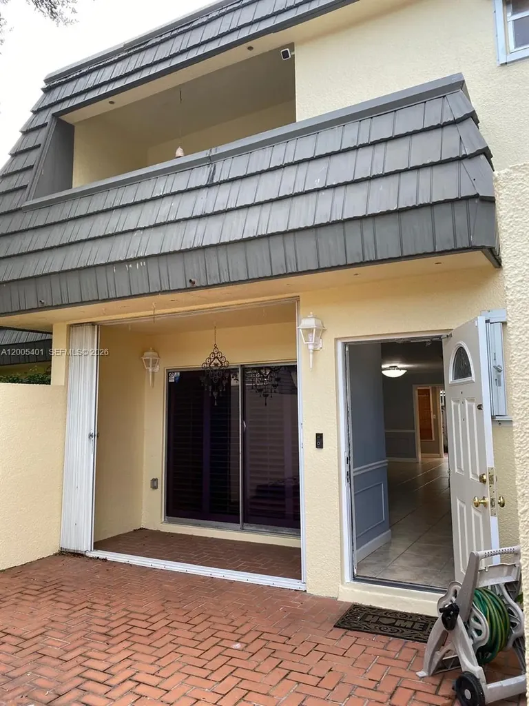8761 SW 137th Avenue Miami FL 33183