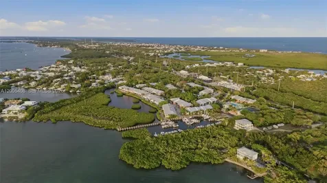 98282 Windward Avenue Key Largo FL 33037