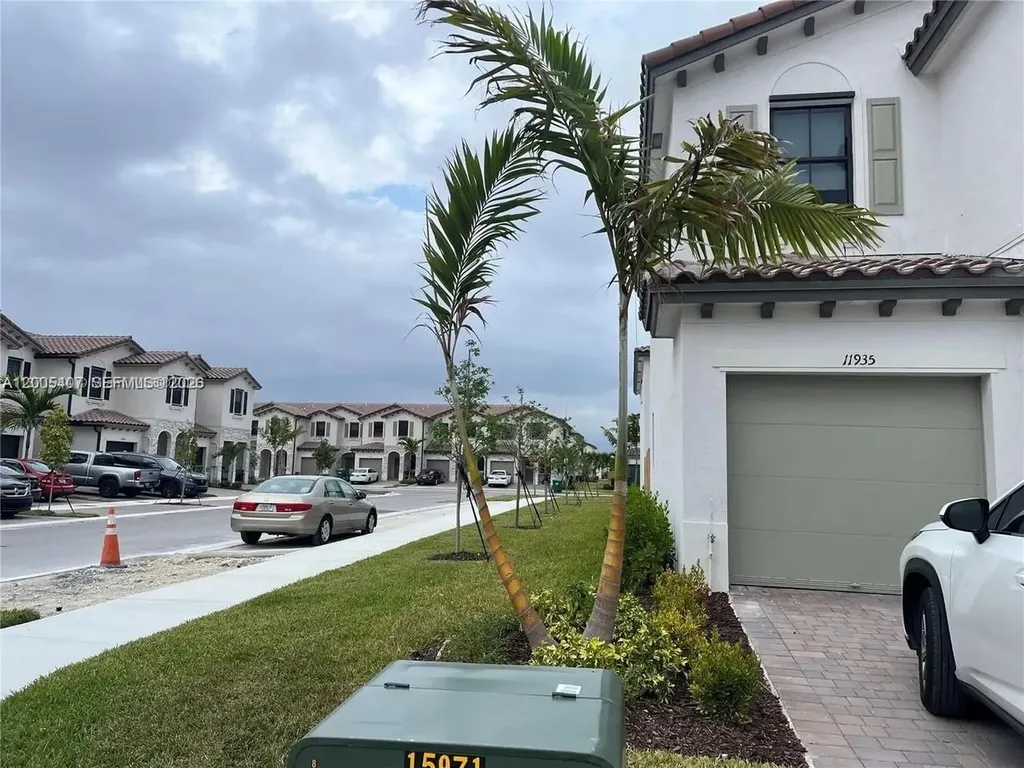 11935 SW 246th Terrace Miami FL 33032