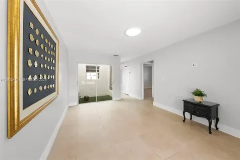 31 NW 108th Court Miami FL 33172