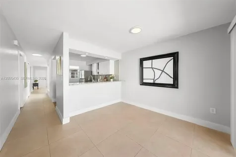 31 NW 108th Court Miami FL 33172