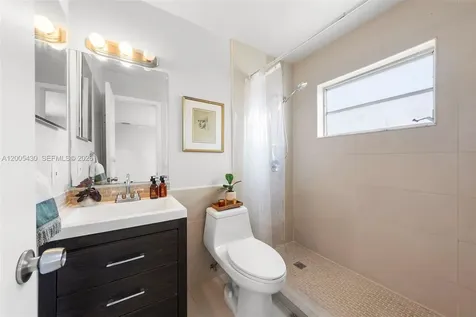 31 NW 108th Court Miami FL 33172