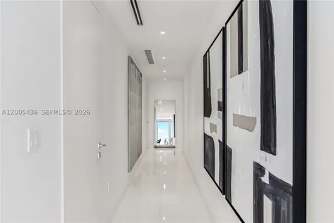 300 Biscayne Blvd Way Miami FL 33131