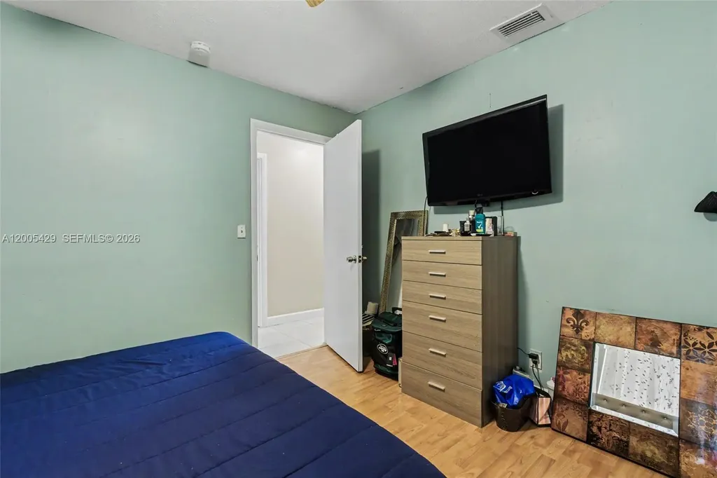 2439 NW 95th Avenue Coral Springs FL 33065