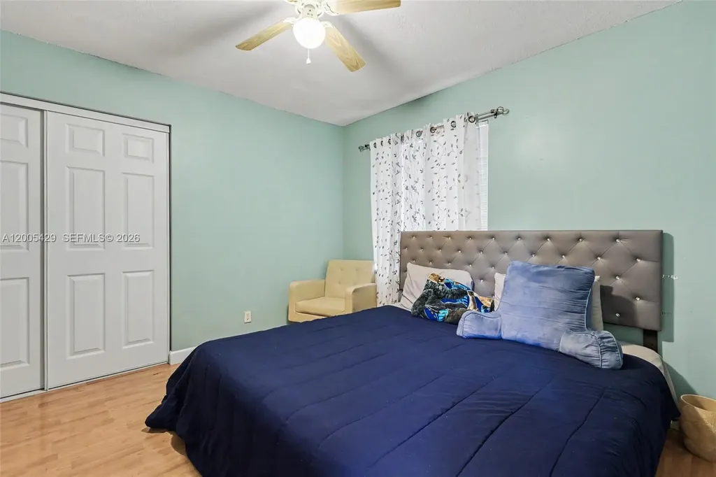 2439 NW 95th Avenue Coral Springs FL 33065