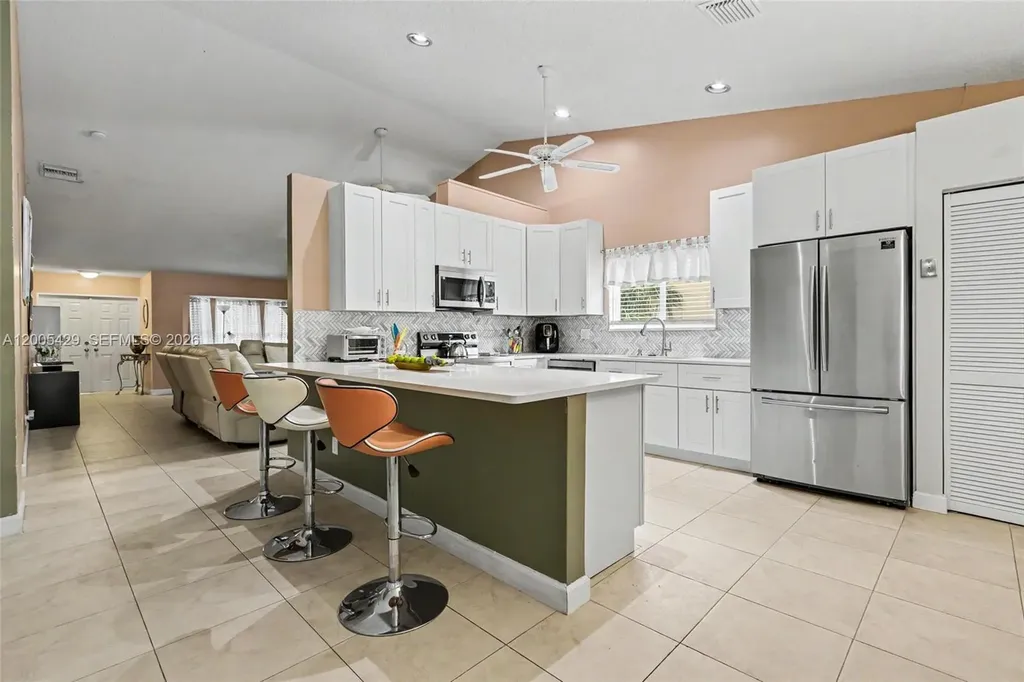 2439 NW 95th Avenue Coral Springs FL 33065