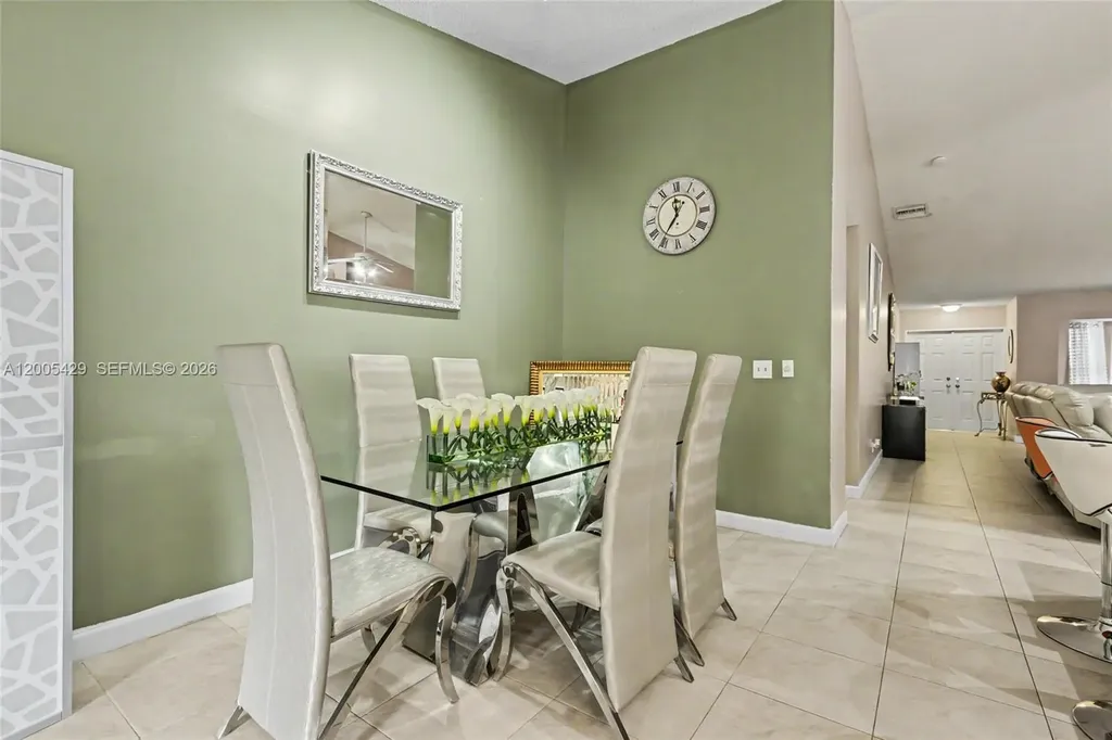 2439 NW 95th Avenue Coral Springs FL 33065