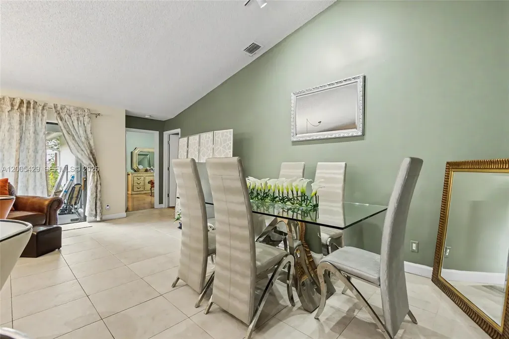 2439 NW 95th Avenue Coral Springs FL 33065