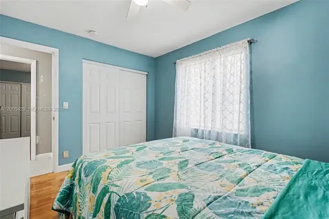 2439 NW 95th Avenue Coral Springs FL 33065