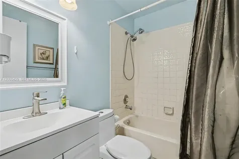 2439 NW 95th Avenue Coral Springs FL 33065