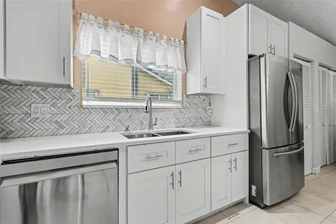2439 NW 95th Avenue Coral Springs FL 33065